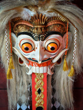 Cargar imagen en el visor de la galería, Máscara Rangda