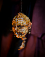 Cargar imagen en el visor de la galería, Cabeza Reducida