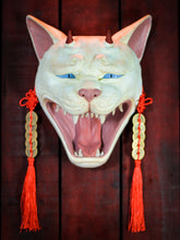 Cargar imagen en el visor de la galería, Máscara Gato Bakeneko Blanco