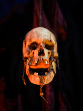 Cargar imagen en el visor de la galería, Calavera Tzantza
