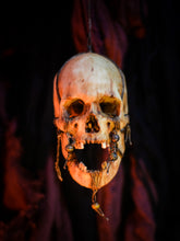 Cargar imagen en el visor de la galería, Calavera Tzantza
