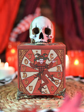 Cargar imagen en el visor de la galería, Caja de Madera con Calavera Circus
