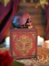 Cargar imagen en el visor de la galería, Caja Calavera Azteca
