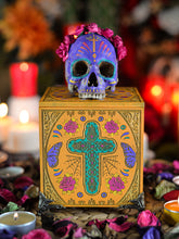 Cargar imagen en el visor de la galería, Caja Calavera Mexicana Catrina Naranja
