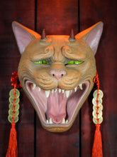 Cargar imagen en el visor de la galería, Máscara Gato Bakeneko Naranja
