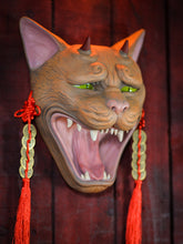Cargar imagen en el visor de la galería, Máscara Gato Bakeneko Naranja
