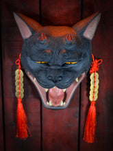 Cargar imagen en el visor de la galería, Máscara Gato Bakeneko Negro
